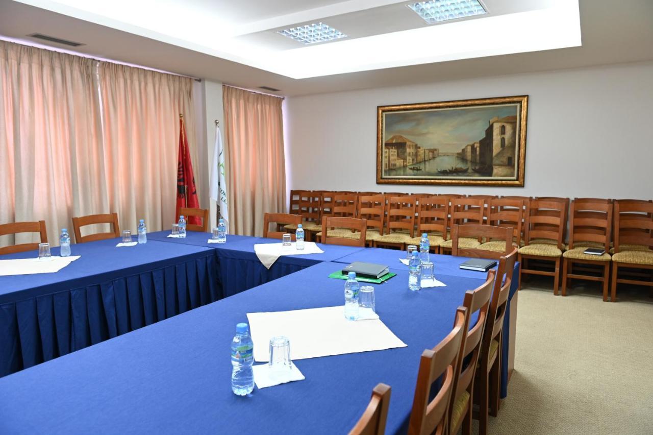Hotel Liss Lezhë Buitenkant foto