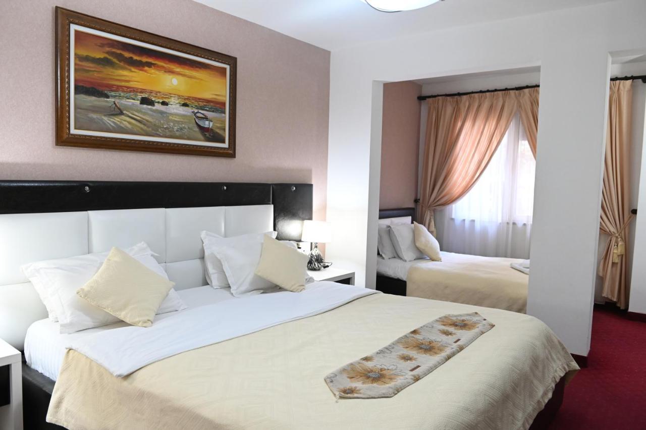 Hotel Liss Lezhë Buitenkant foto