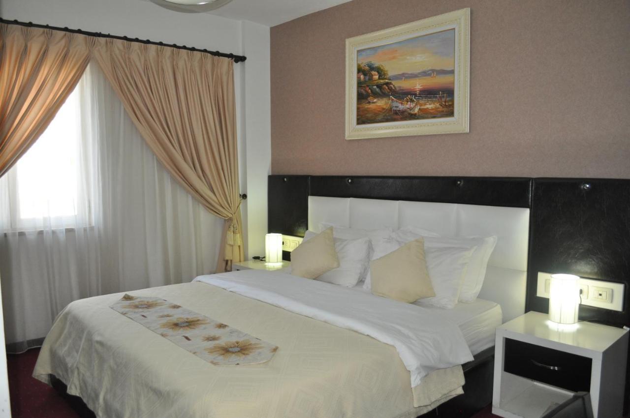 Hotel Liss Lezhë Buitenkant foto