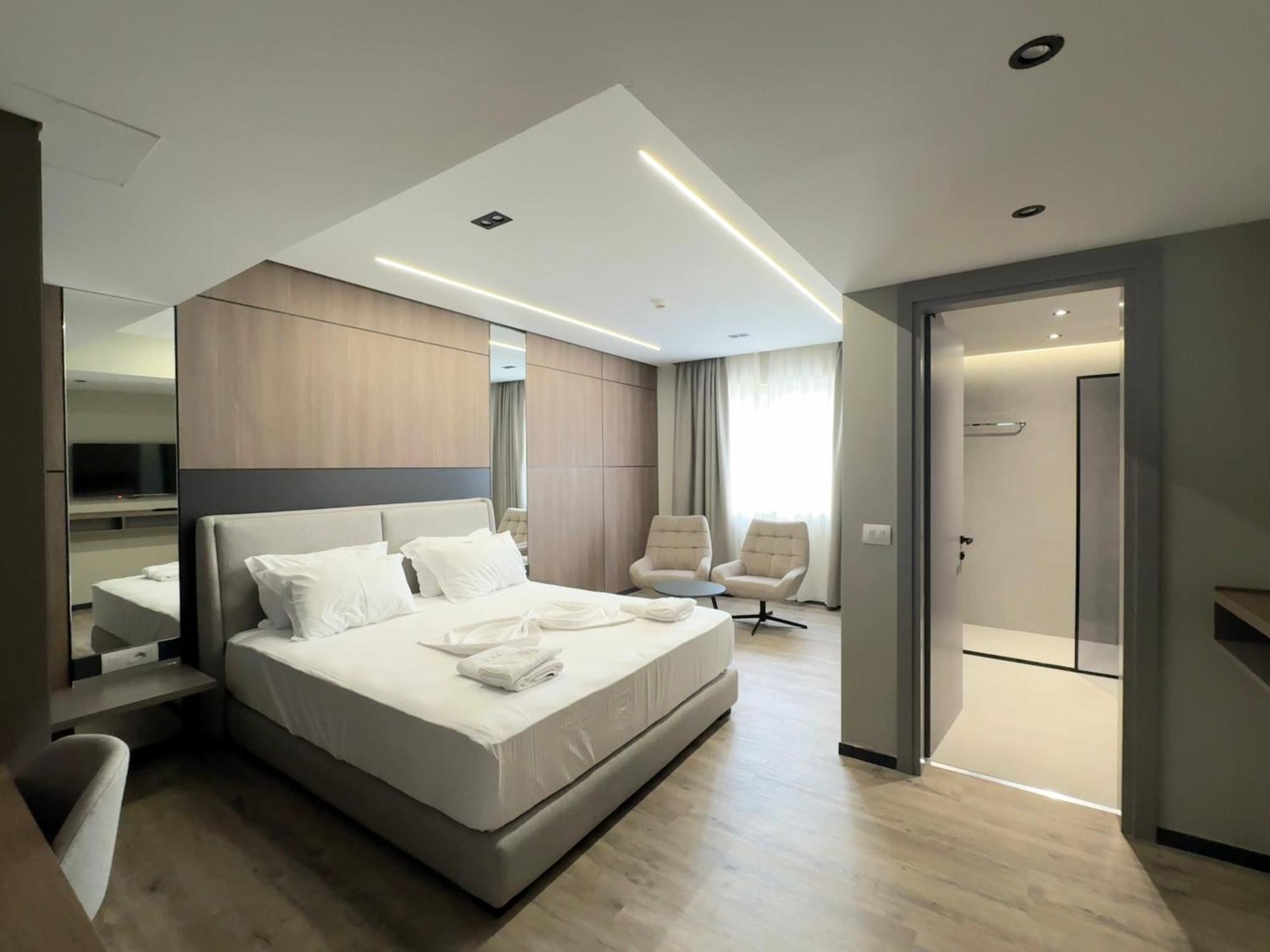 Hotel Liss Lezhë Buitenkant foto