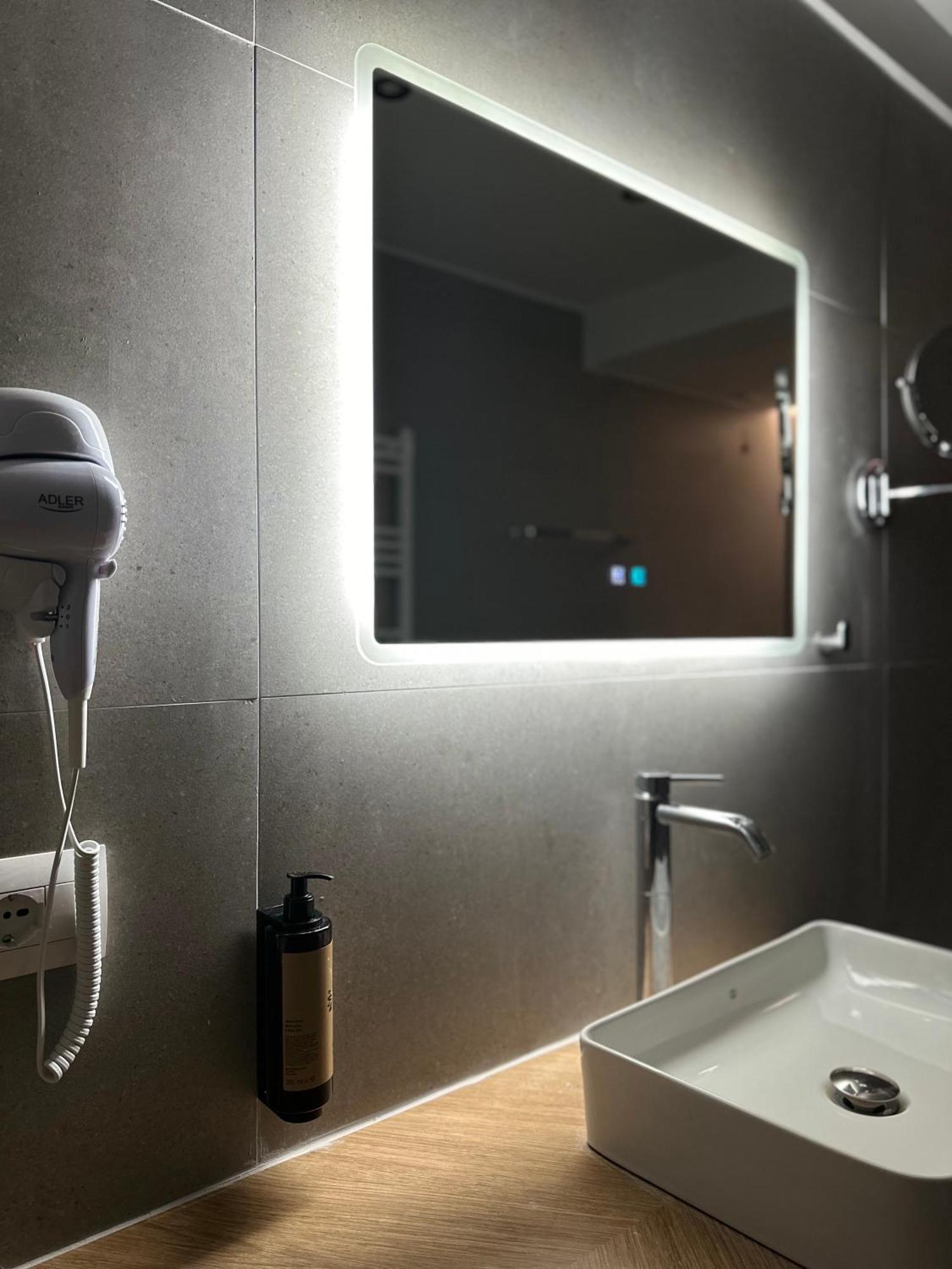 Hotel Liss Lezhë Buitenkant foto